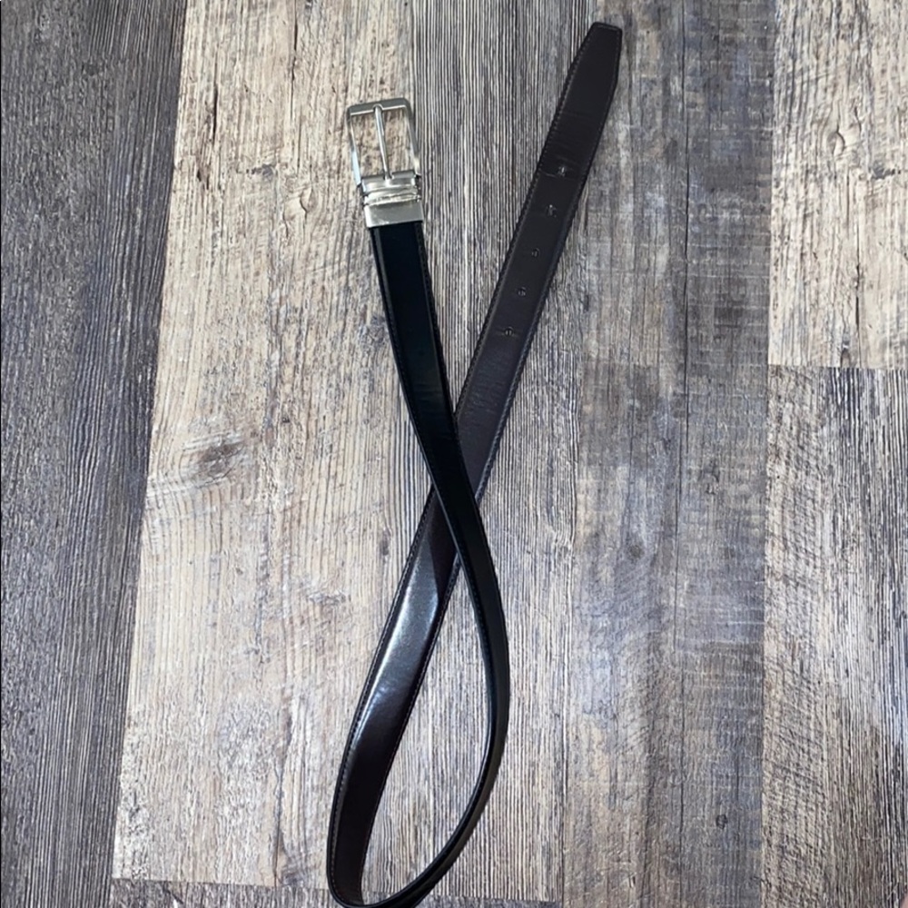 Men’s black and brown belt